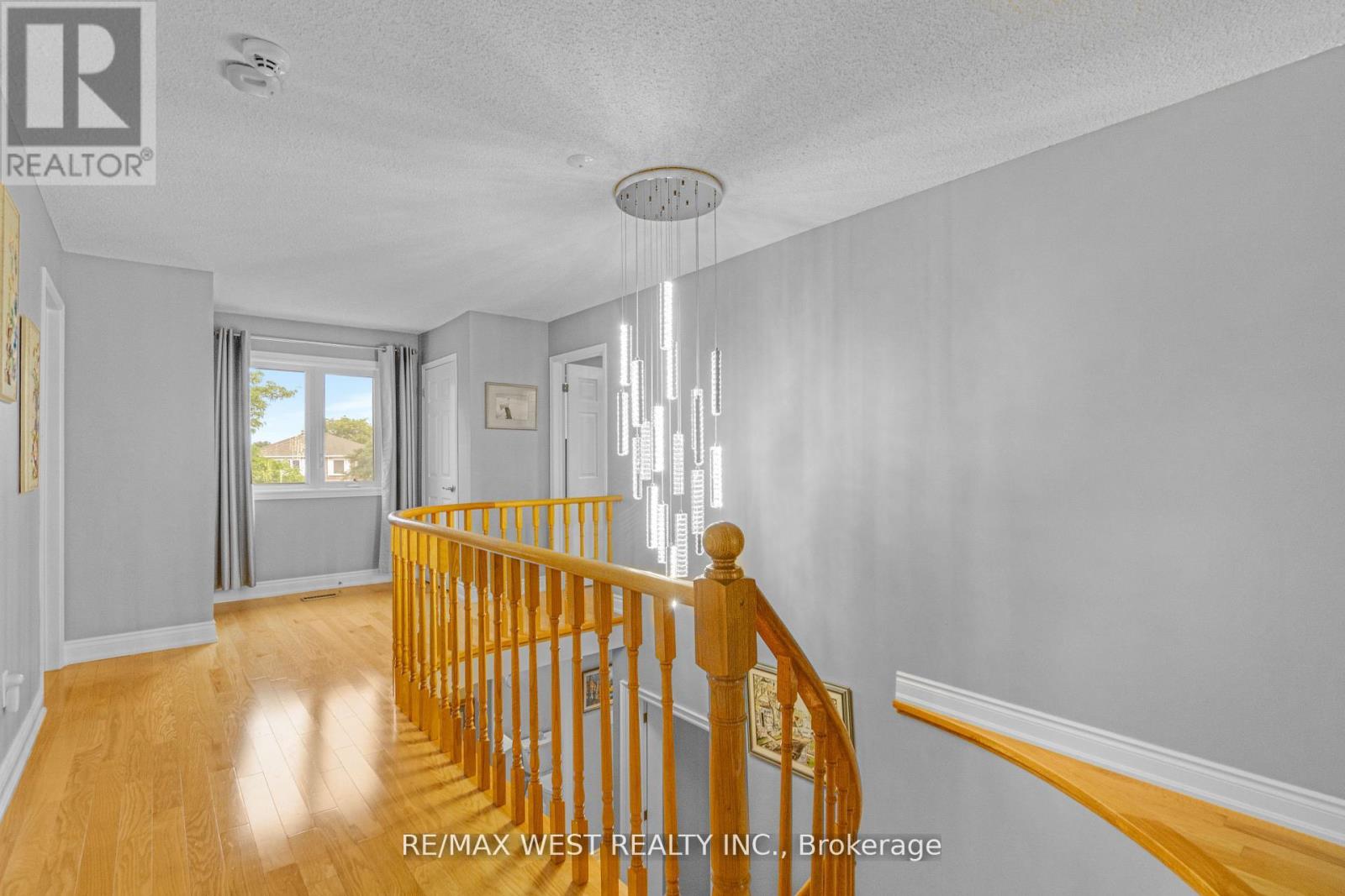 Photo 15 of 5608 Goldenbrook Drive, Mississauga ON