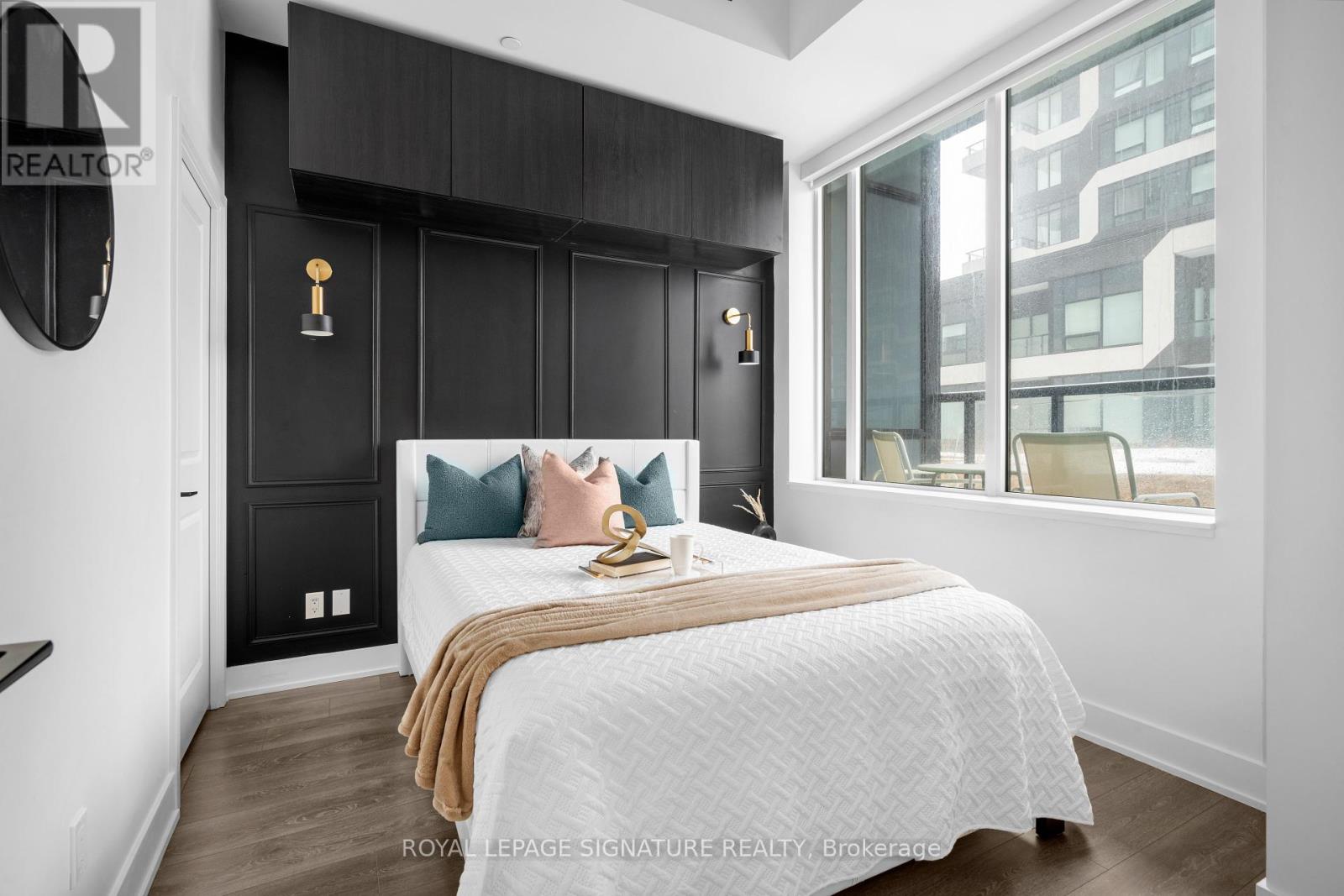 Photo 18 of 367 2481 Taunton Road, Oakville ON