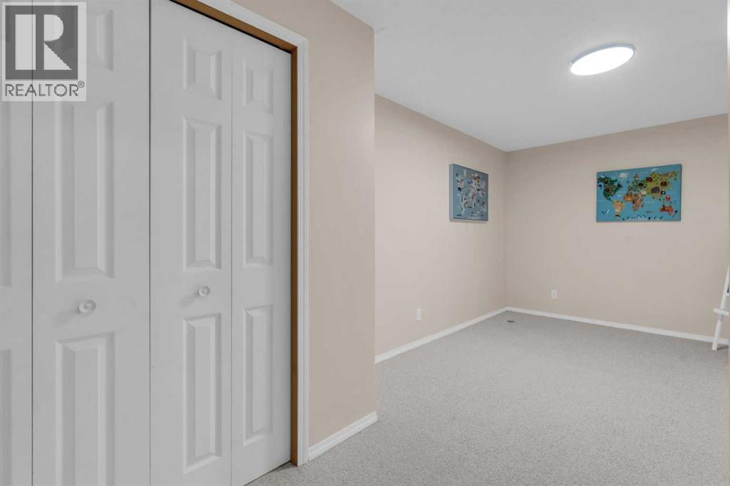 Single Family House for Sale in  Chaparral Manor SE Chaparral Calgary 