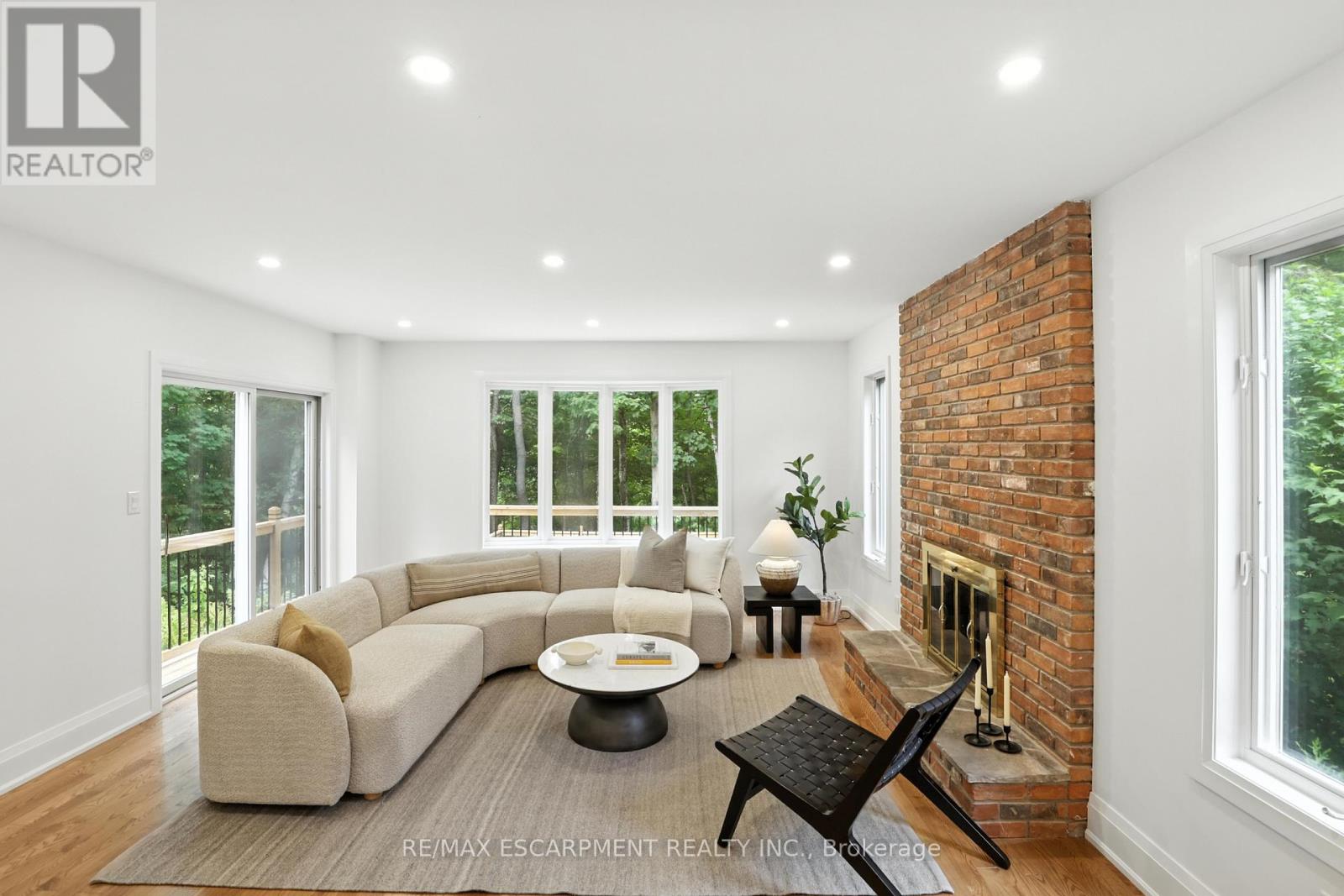 Photo 14 of 821 Shadeland Avenue, Burlington ON
