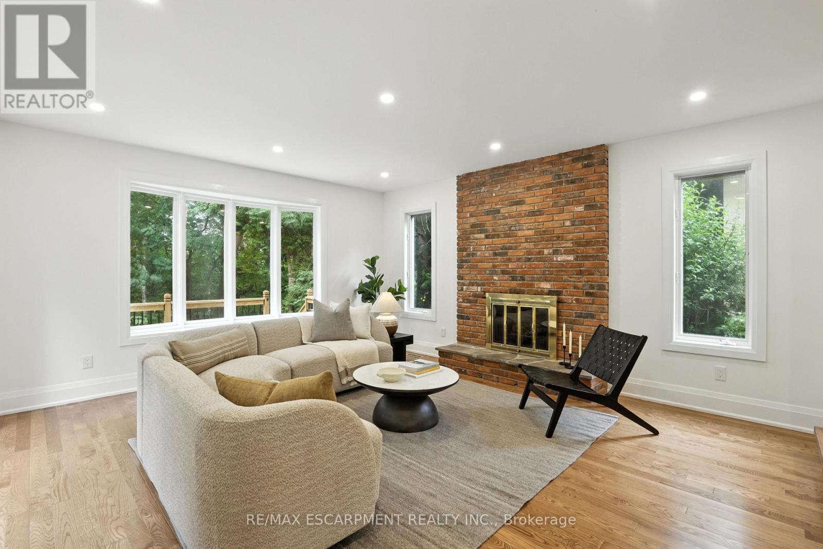 Photo 16 of 821 Shadeland Avenue, Burlington ON
