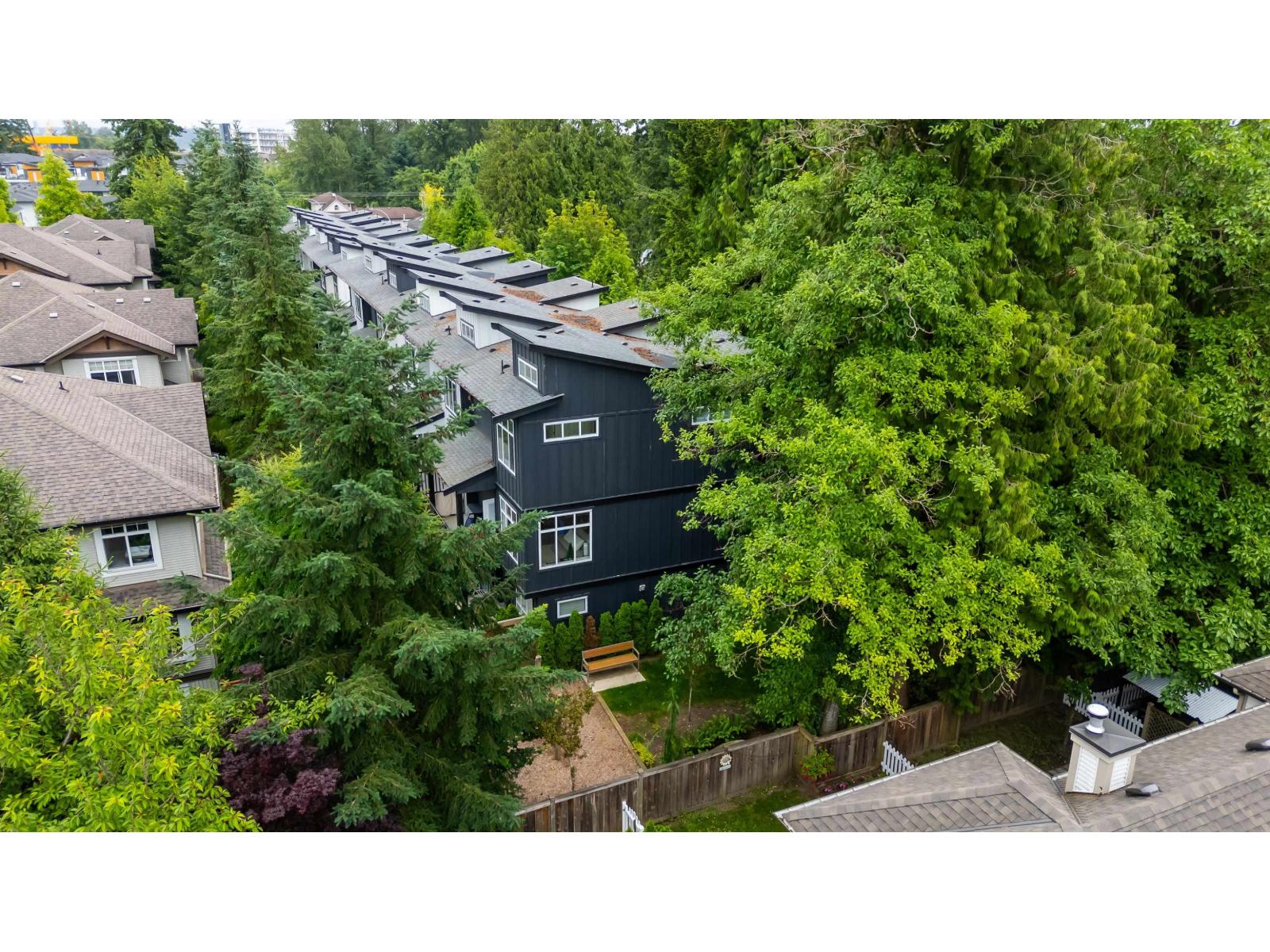 Photo 3 of 11 8137 164 Street, Surrey BC
