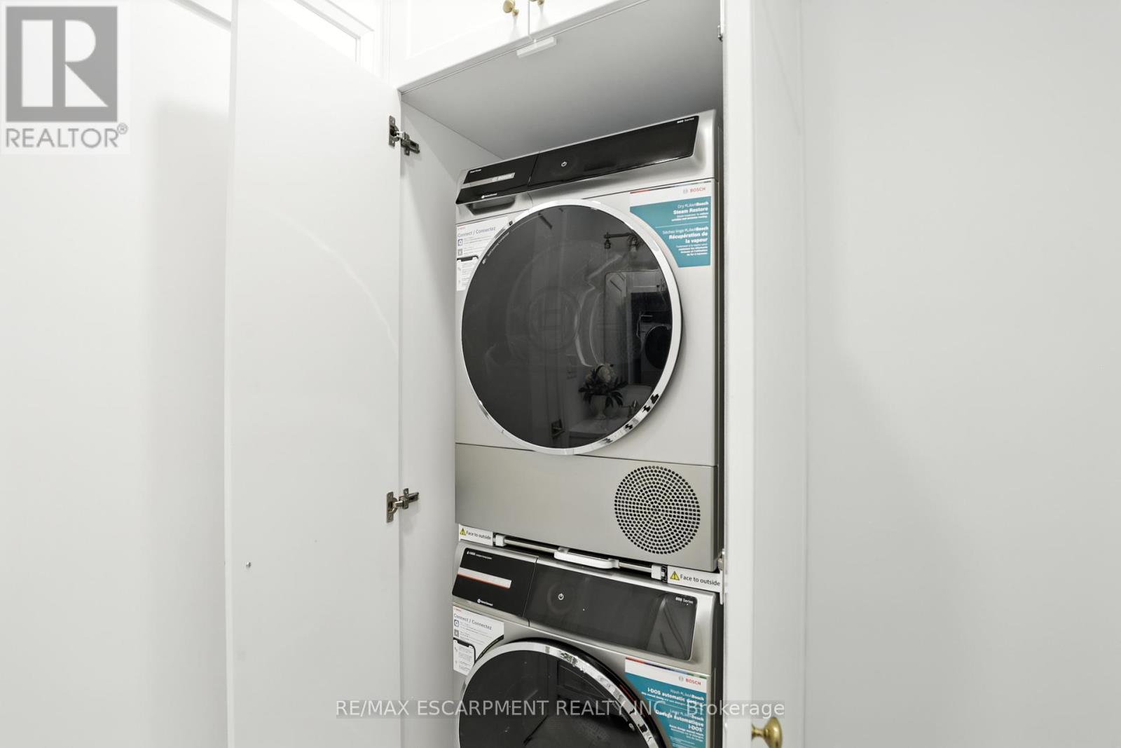 Photo 19 of 821 Shadeland Avenue, Burlington ON
