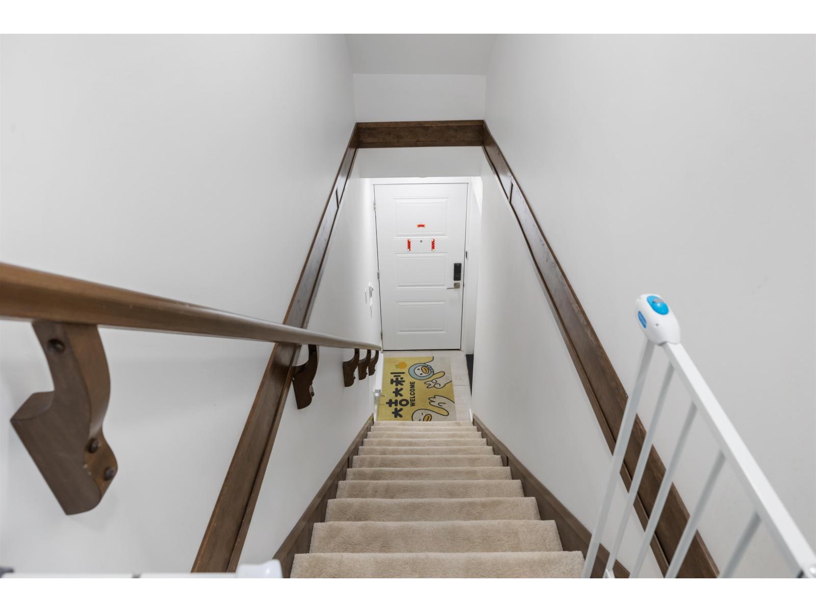 Photo 4 of 11 8137 164 Street, Surrey BC