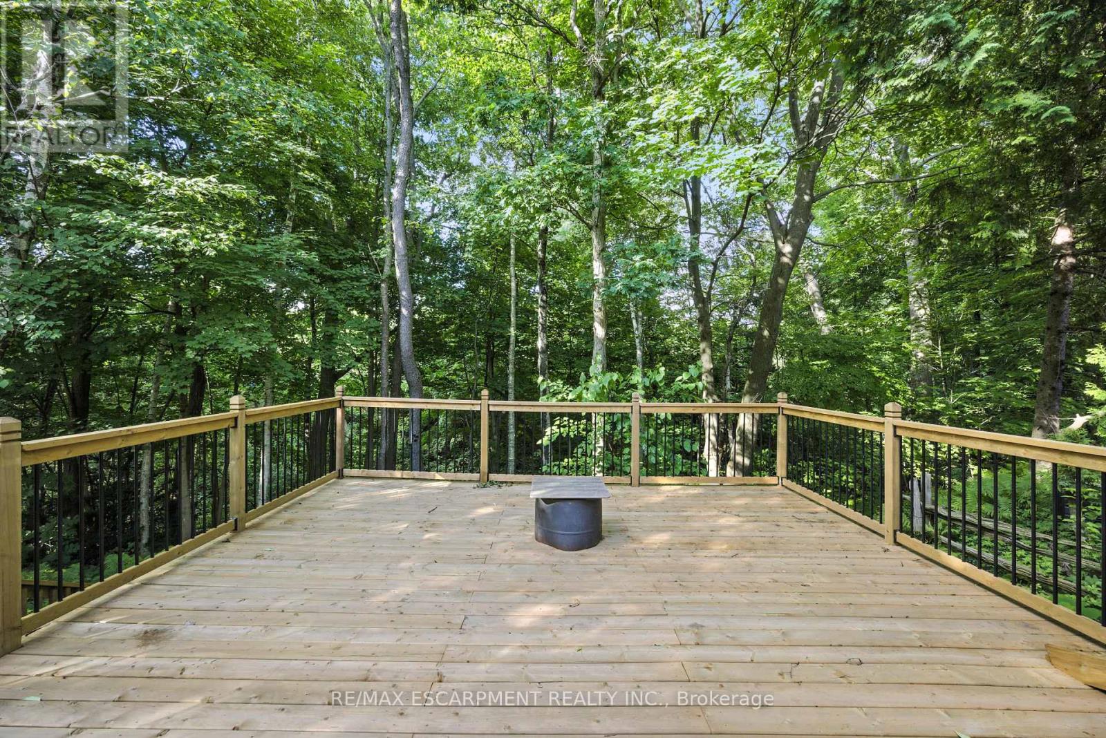 Photo 4 of 821 Shadeland Avenue, Burlington ON