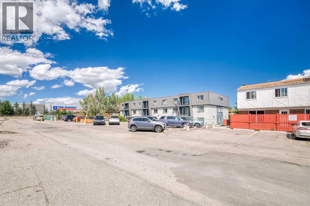 Single Family House for Sale in   Centre Street NW Huntington Hills Calgary 