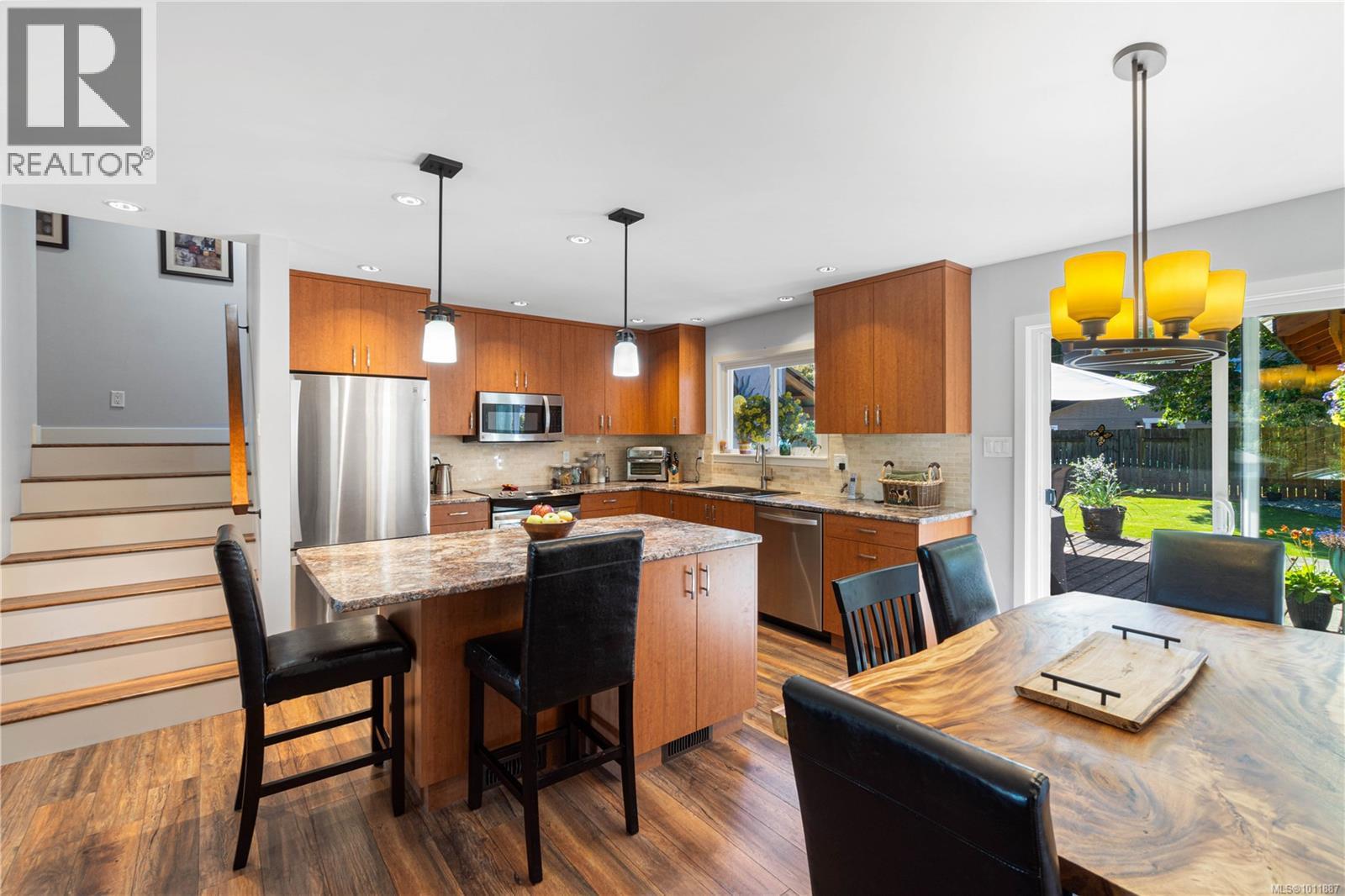 Photo 15 of 5251 Dunster Rd, Nanaimo BC
