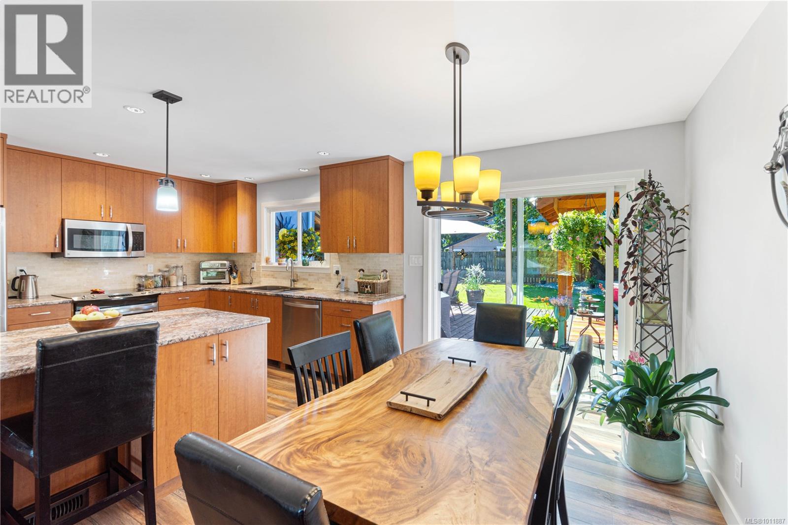 Photo 16 of 5251 Dunster Rd, Nanaimo BC