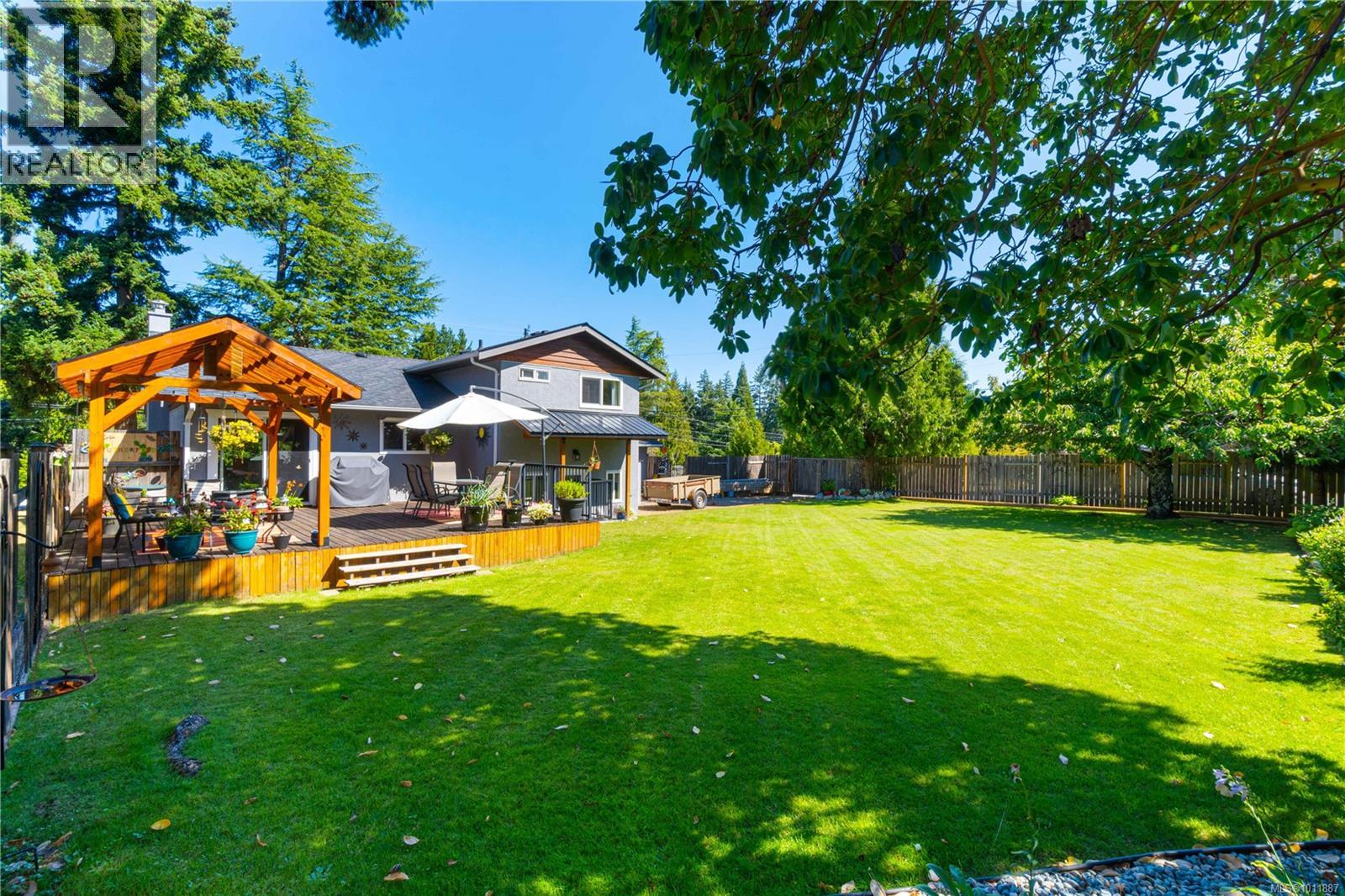 Photo 3 of 5251 Dunster Rd, Nanaimo BC