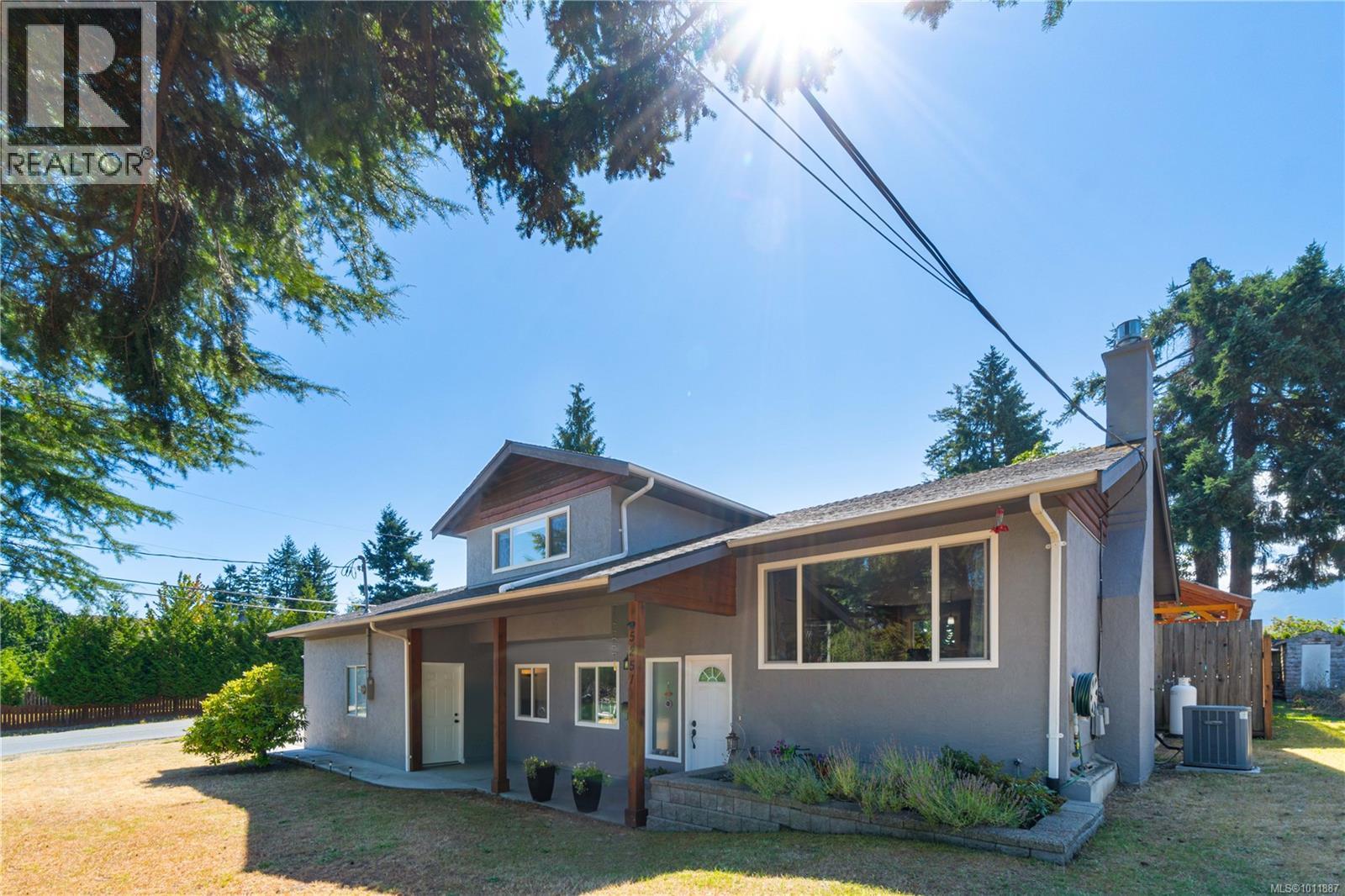 Photo 4 of 5251 Dunster Rd, Nanaimo BC