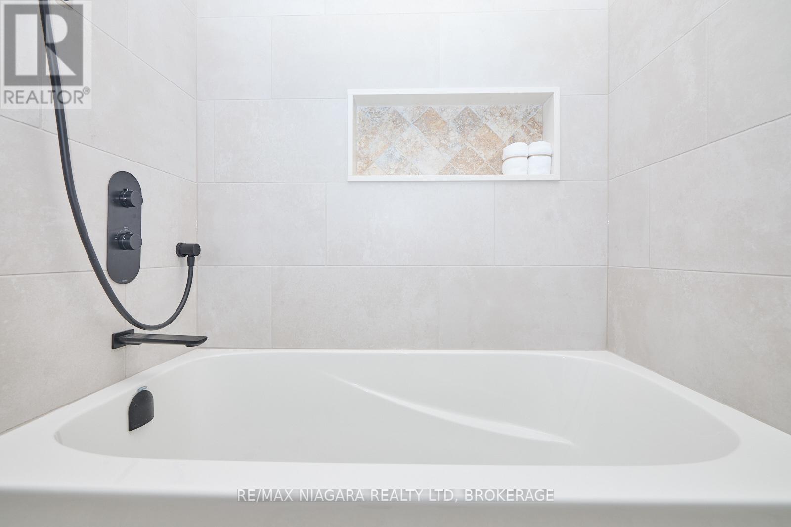 Photo 21 of 3873 Glenview Drive, Lincoln ON