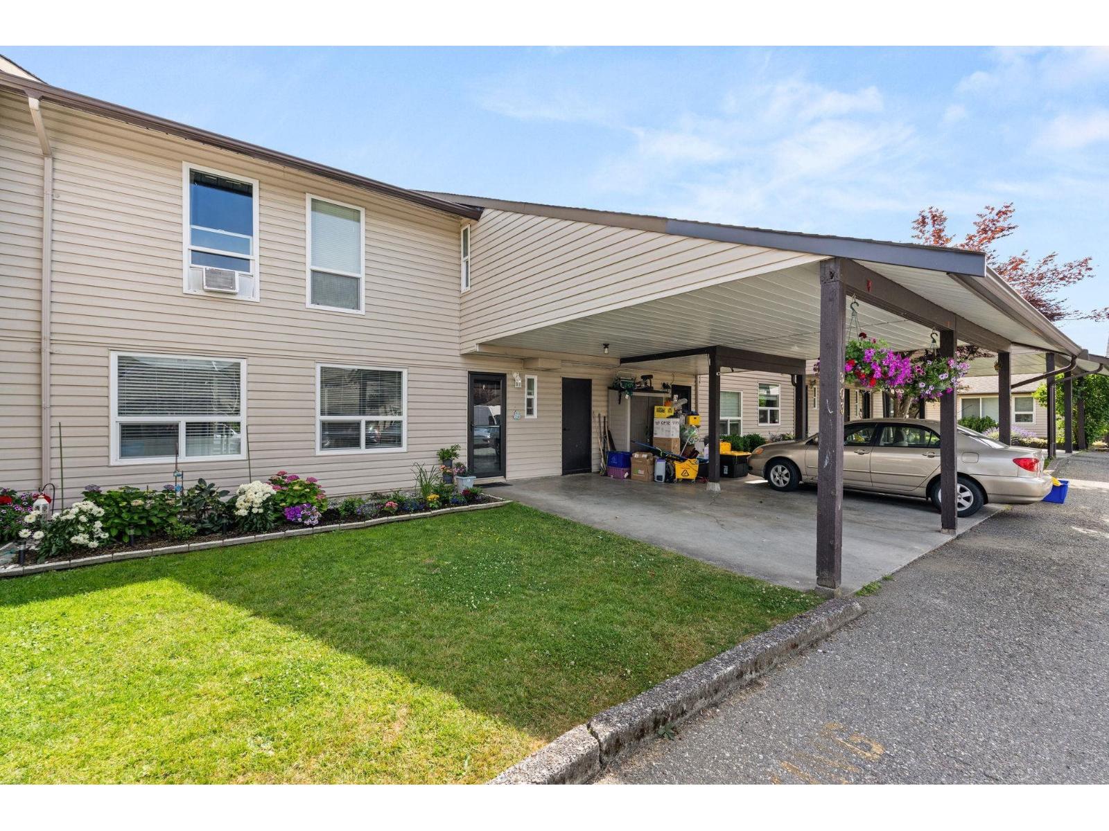 Photo 1 of 303 27411 28 Avenue, Langley BC