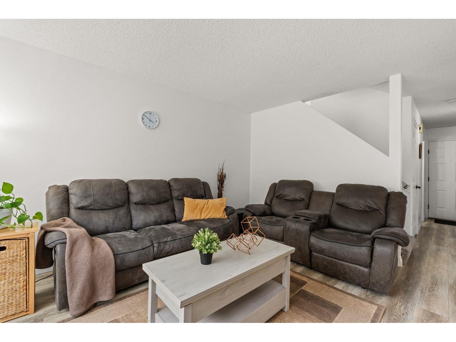 Photo 12 of 303 27411 28 Avenue, Langley BC