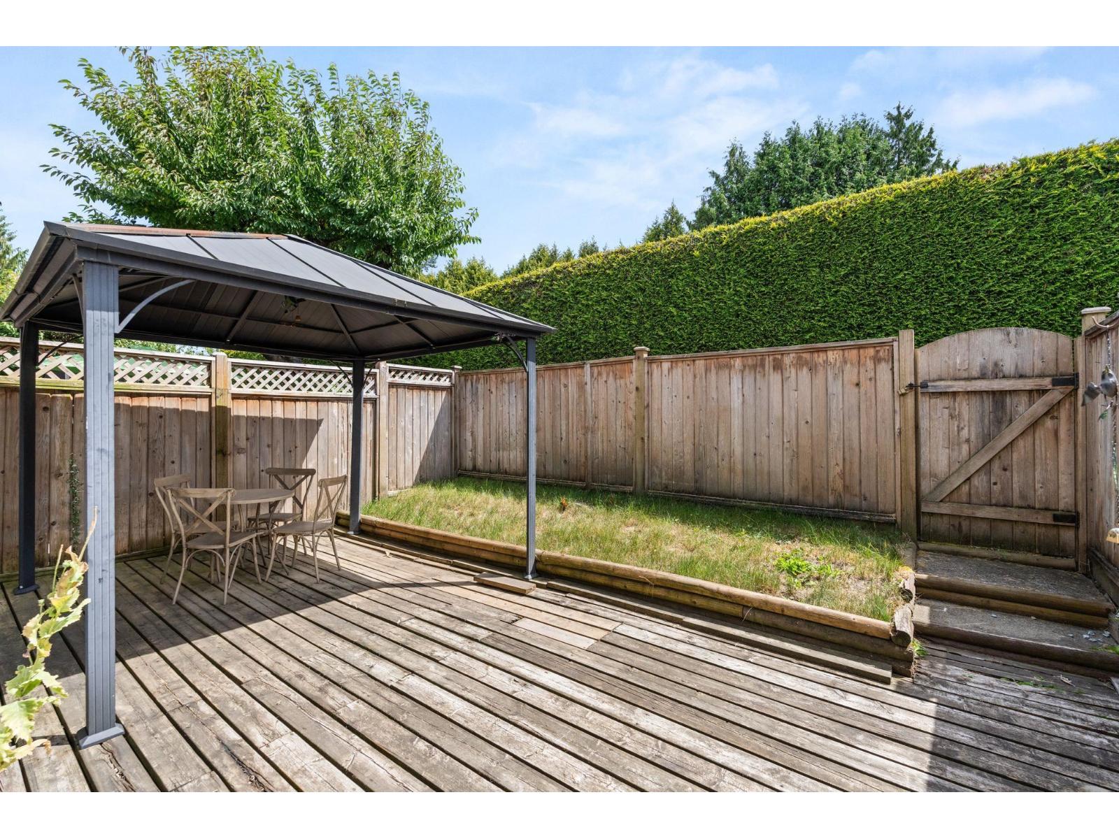 Photo 28 of 303 27411 28 Avenue, Langley BC