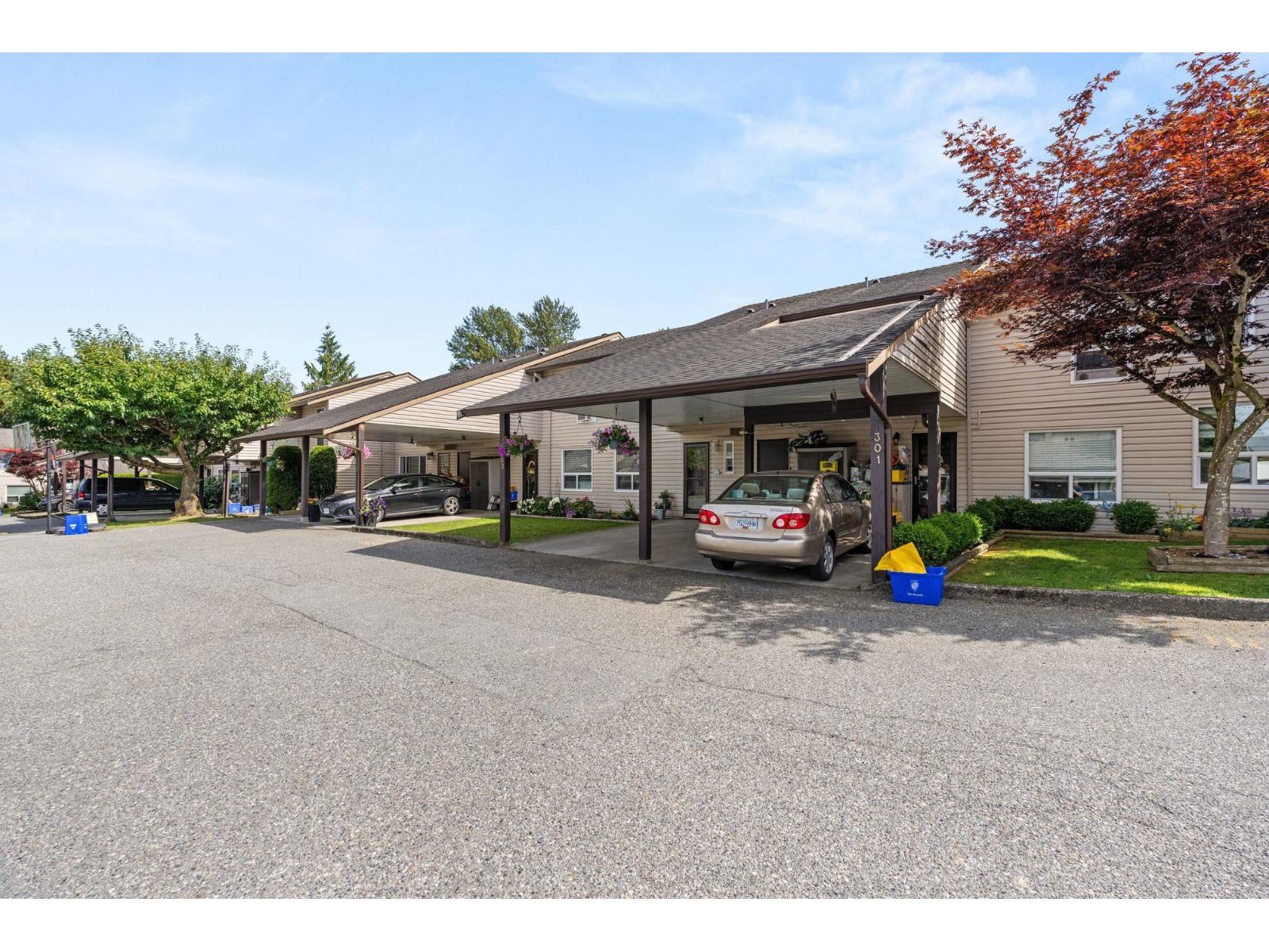 Photo 3 of 303 27411 28 Avenue, Langley BC