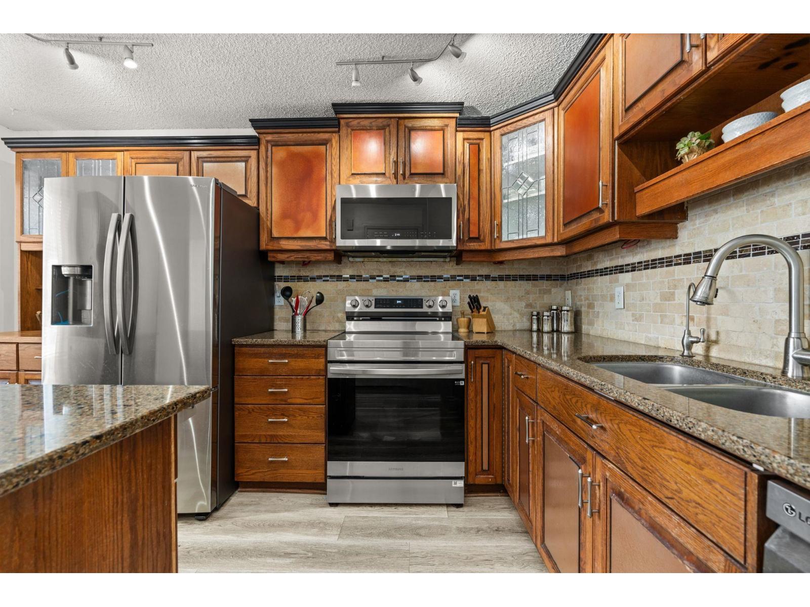 Photo 6 of 303 27411 28 Avenue, Langley BC