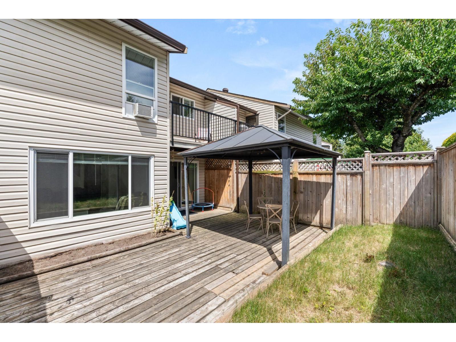 Photo 27 of 303 27411 28 Avenue, Langley BC