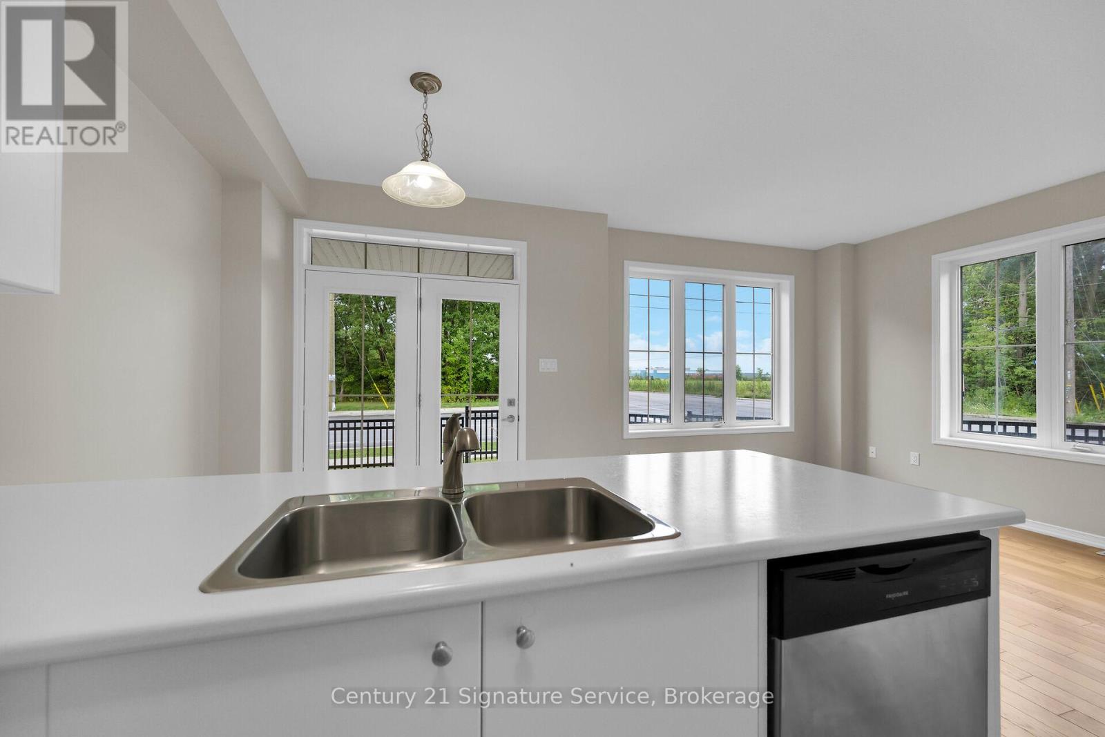 Photo 16 of 9 8273 Tulip Tree Drive N, Niagara Falls ON