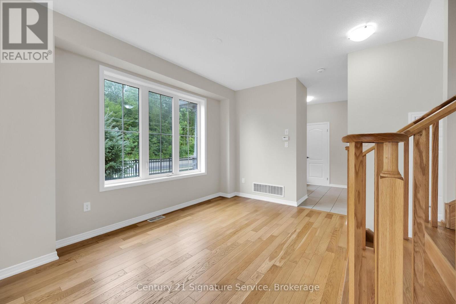 Photo 17 of 9 8273 Tulip Tree Drive N, Niagara Falls ON