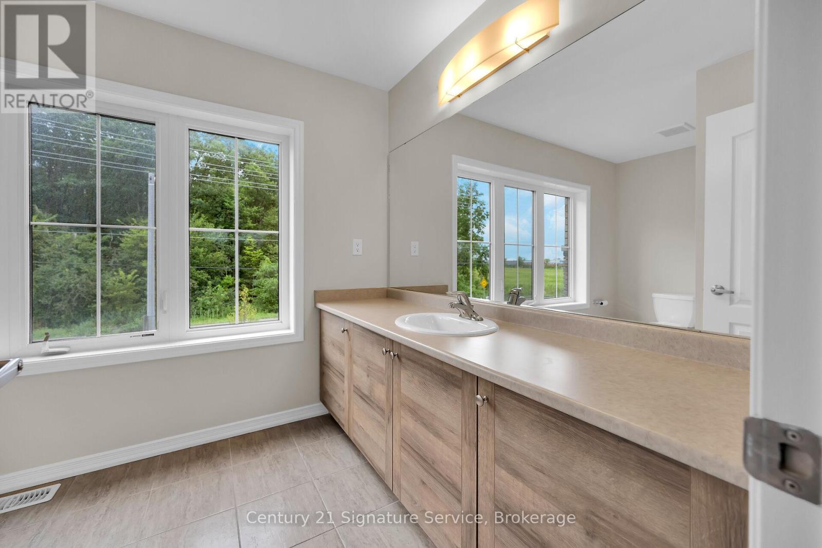 Photo 27 of 9 8273 Tulip Tree Drive N, Niagara Falls ON