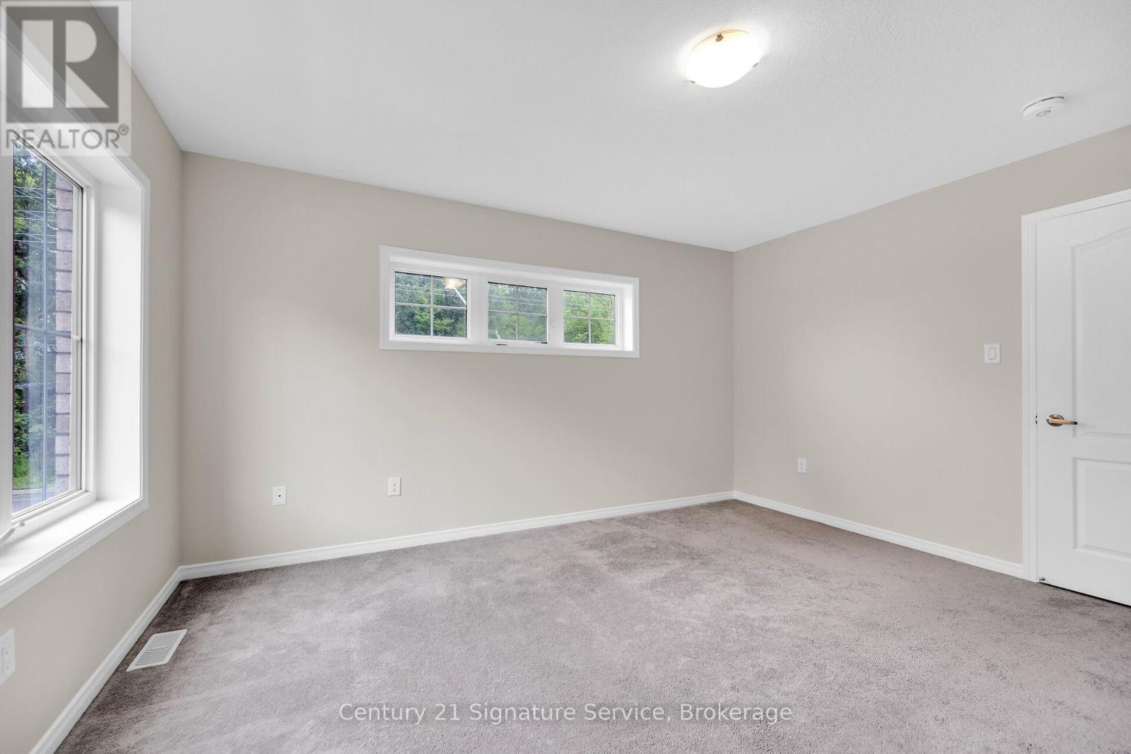 Photo 32 of 9 8273 Tulip Tree Drive N, Niagara Falls ON