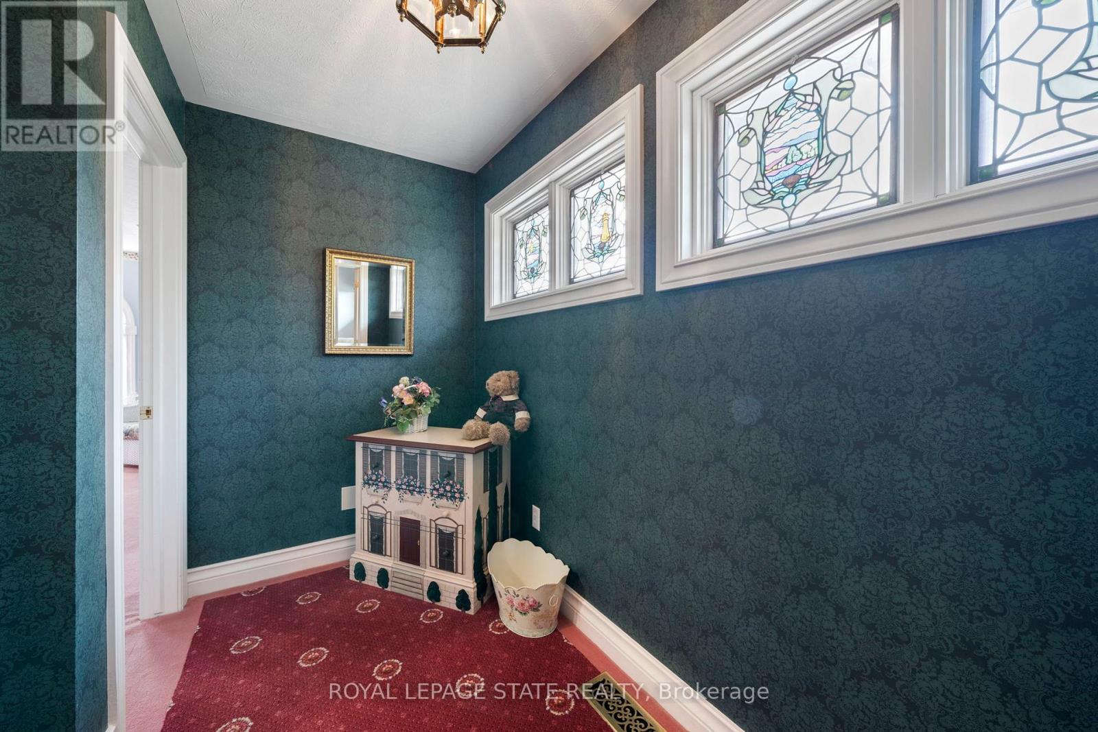Photo 25 of 402 Progreston Road, Hamilton ON