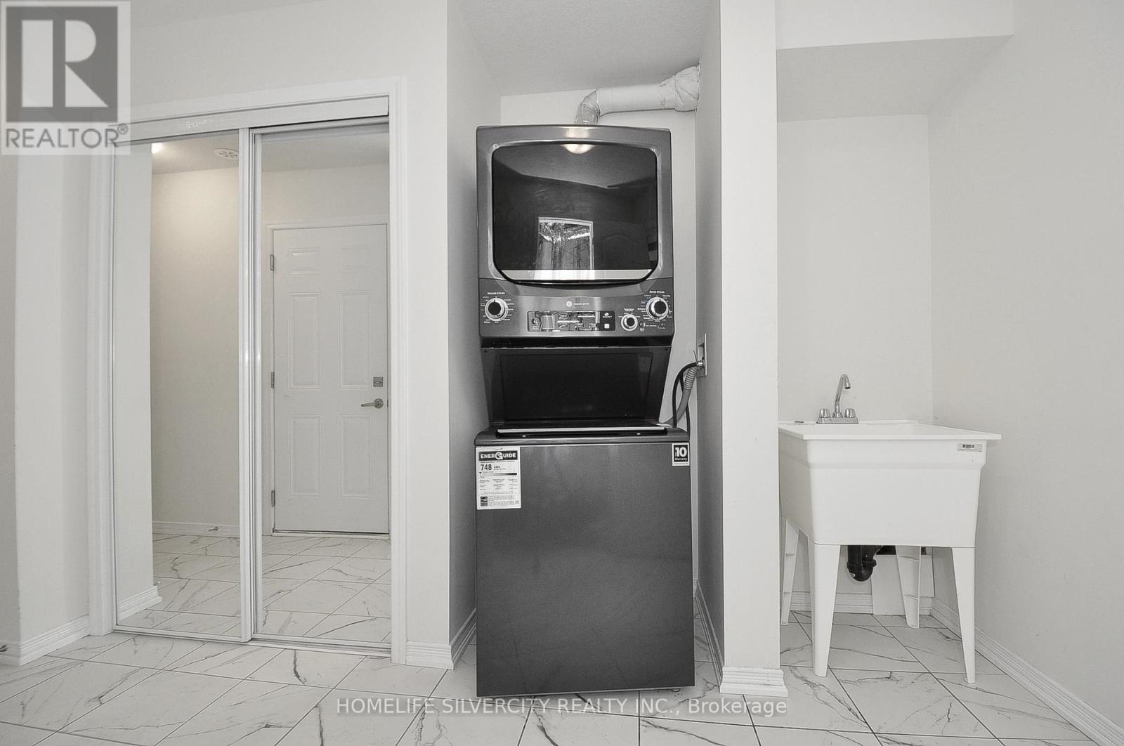 Photo 23 of 87 Holder Drive, Brantford ON