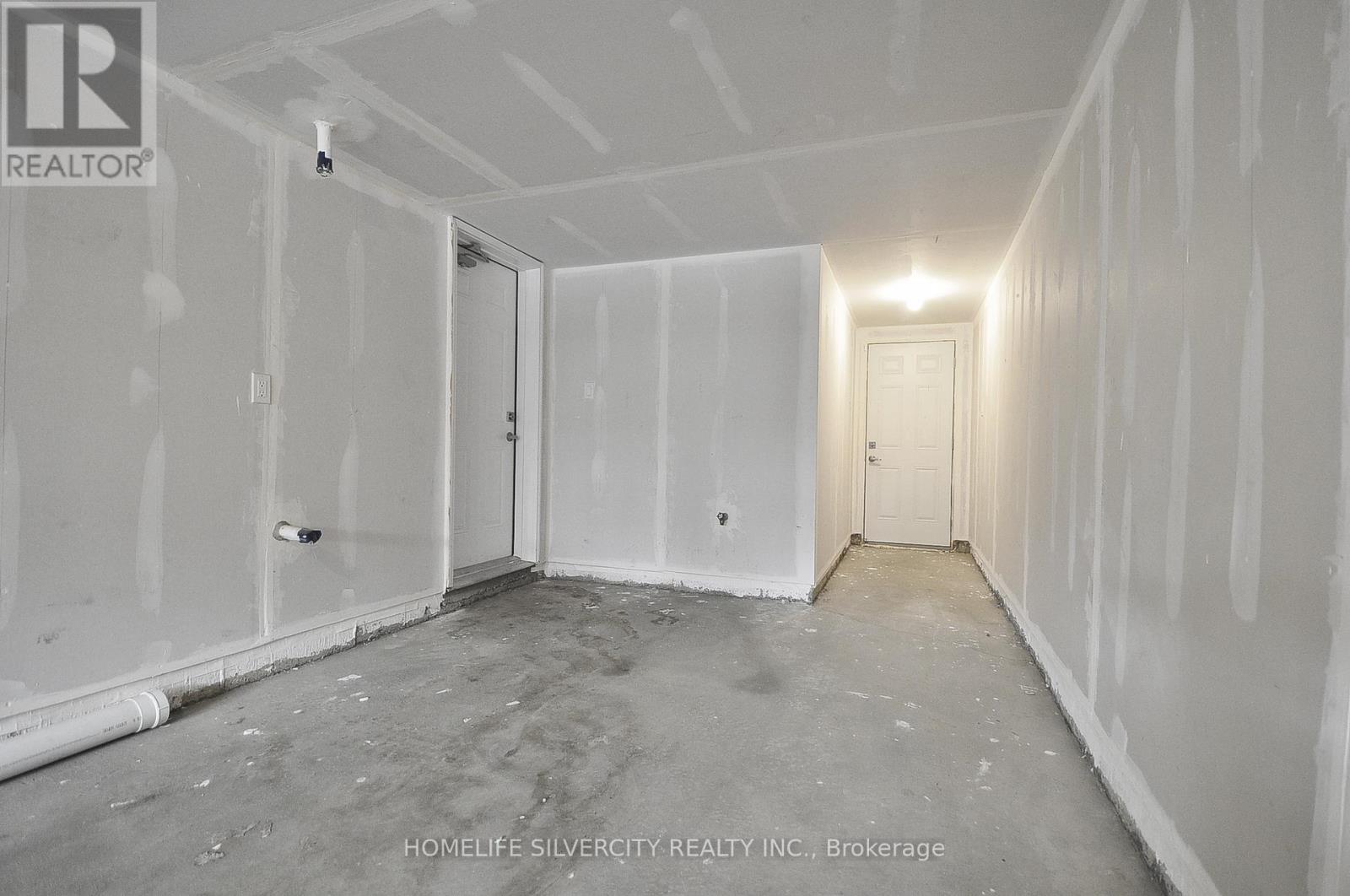 Photo 25 of 87 Holder Drive, Brantford ON
