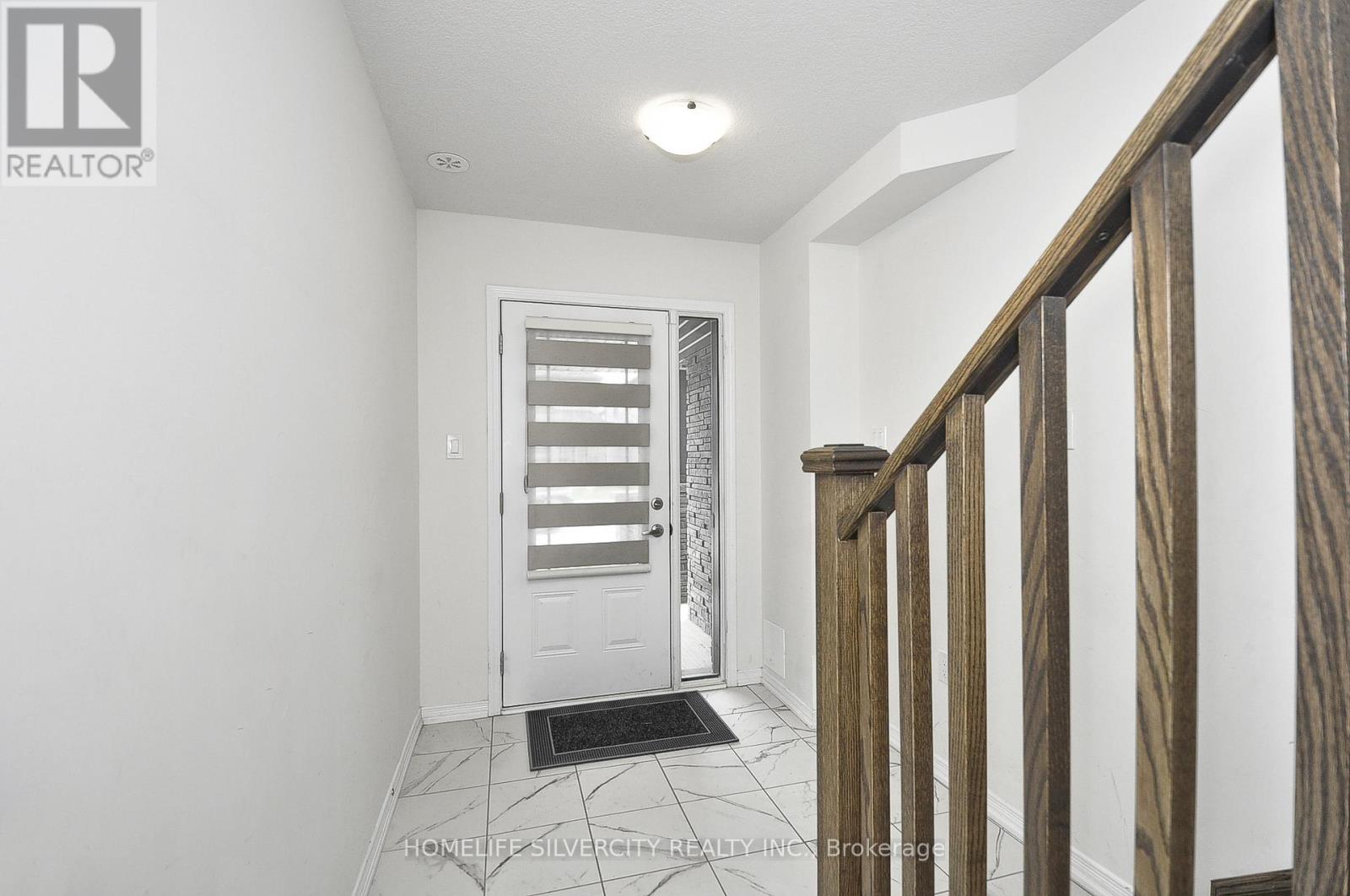 Photo 3 of 87 Holder Drive, Brantford ON