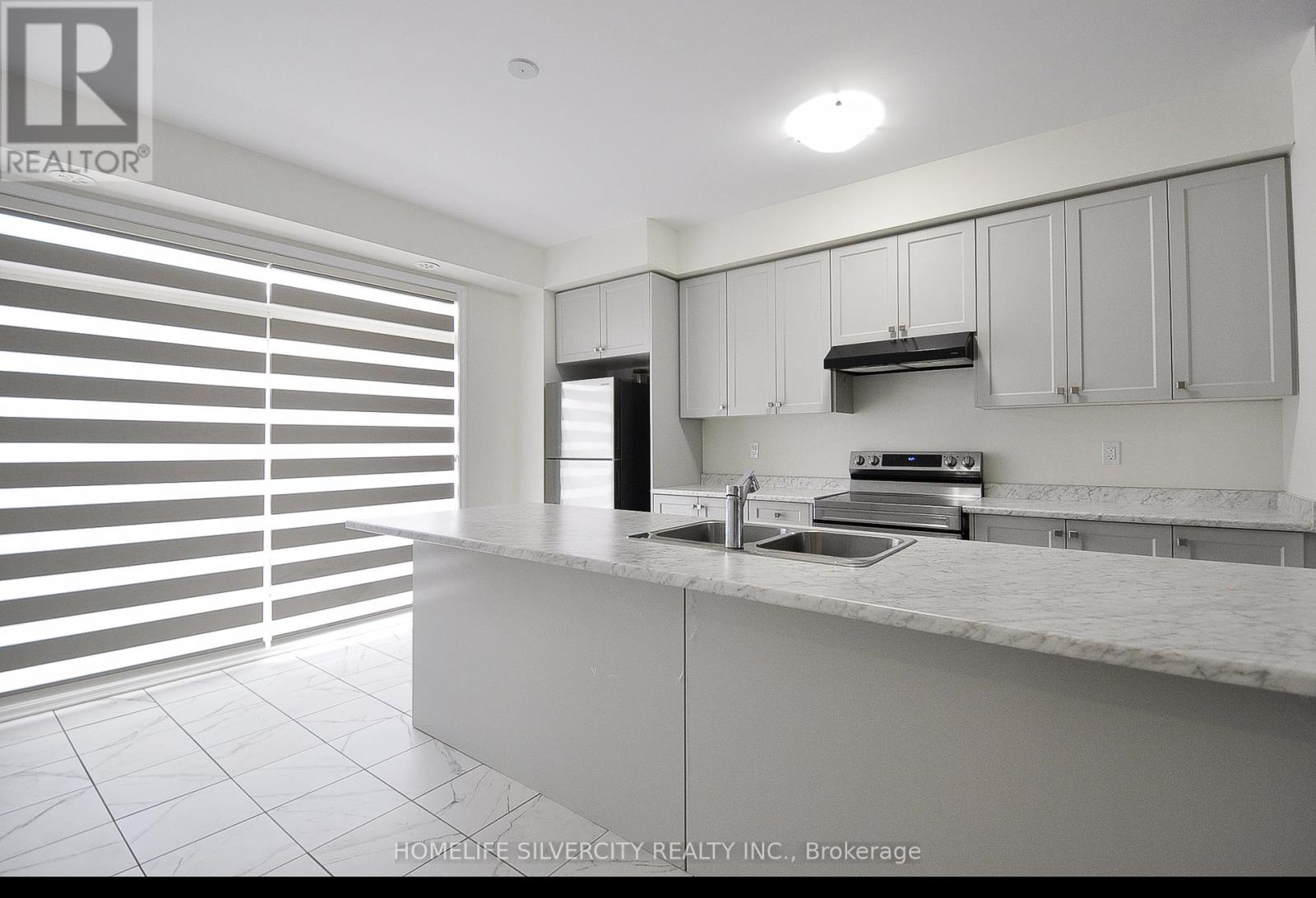 Photo 6 of 87 Holder Drive, Brantford ON