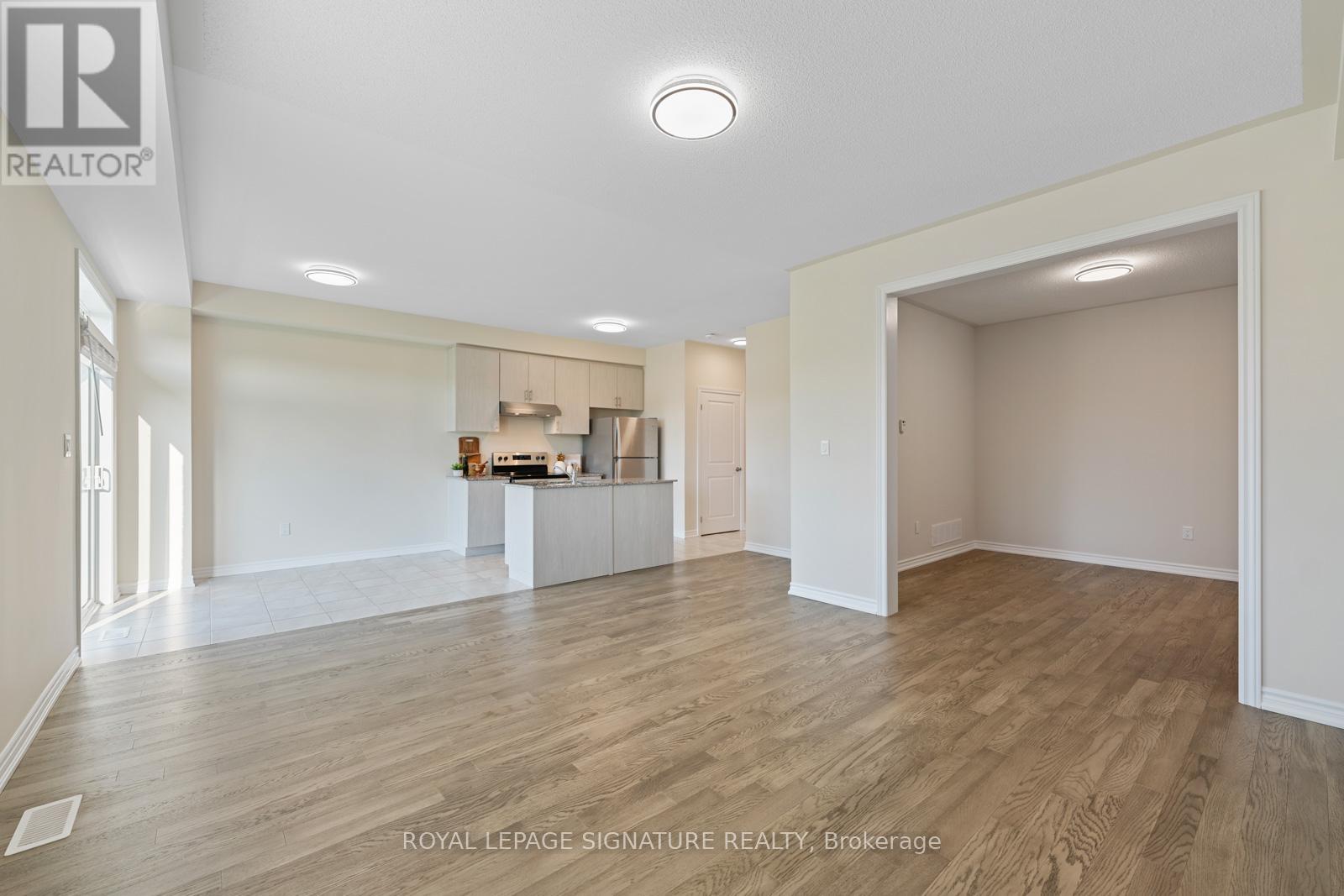 Photo 32 of 36 Hillcroft Way, Kawartha Lakes ON