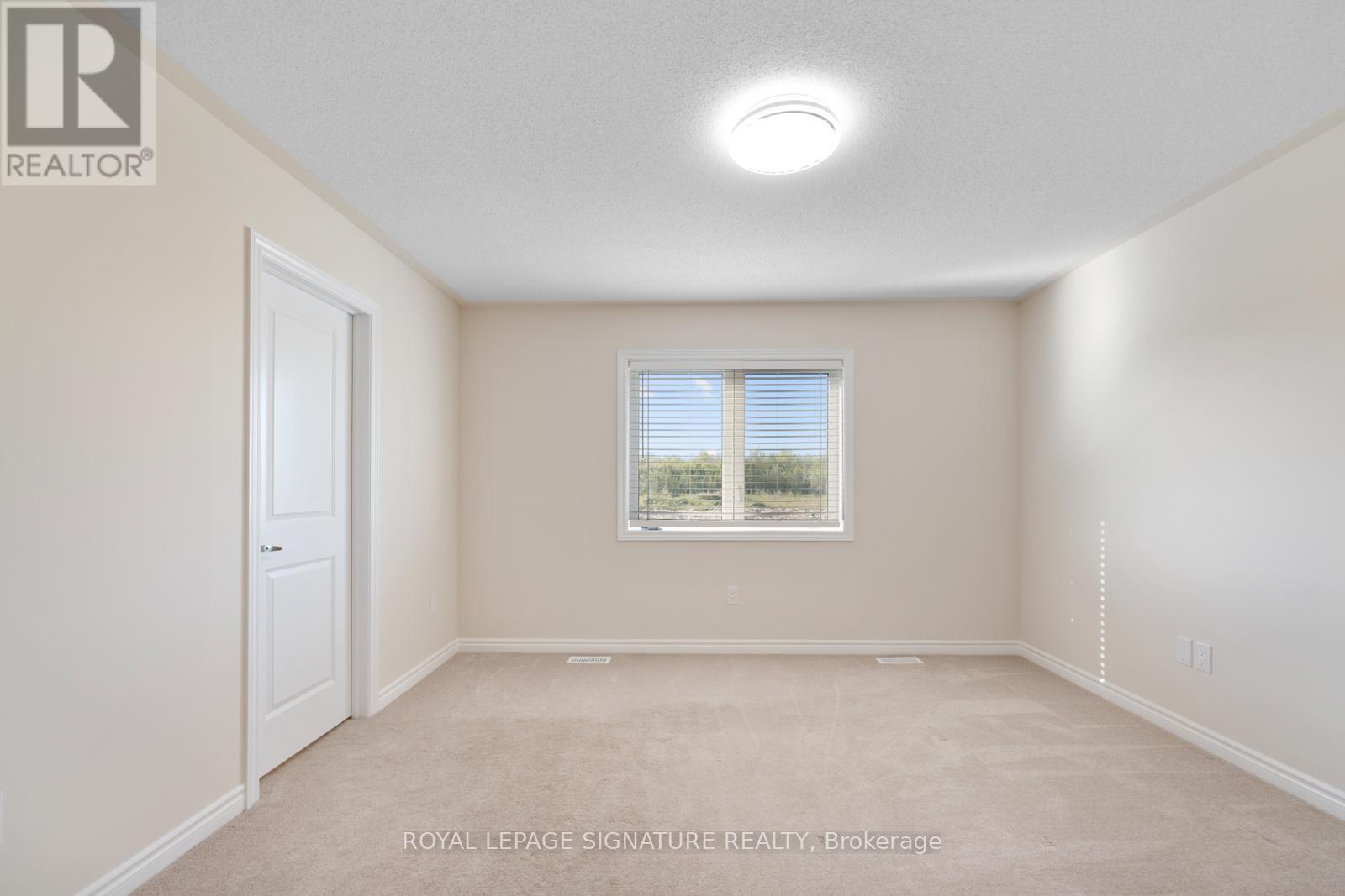 Photo 3 of 36 Hillcroft Way, Kawartha Lakes ON