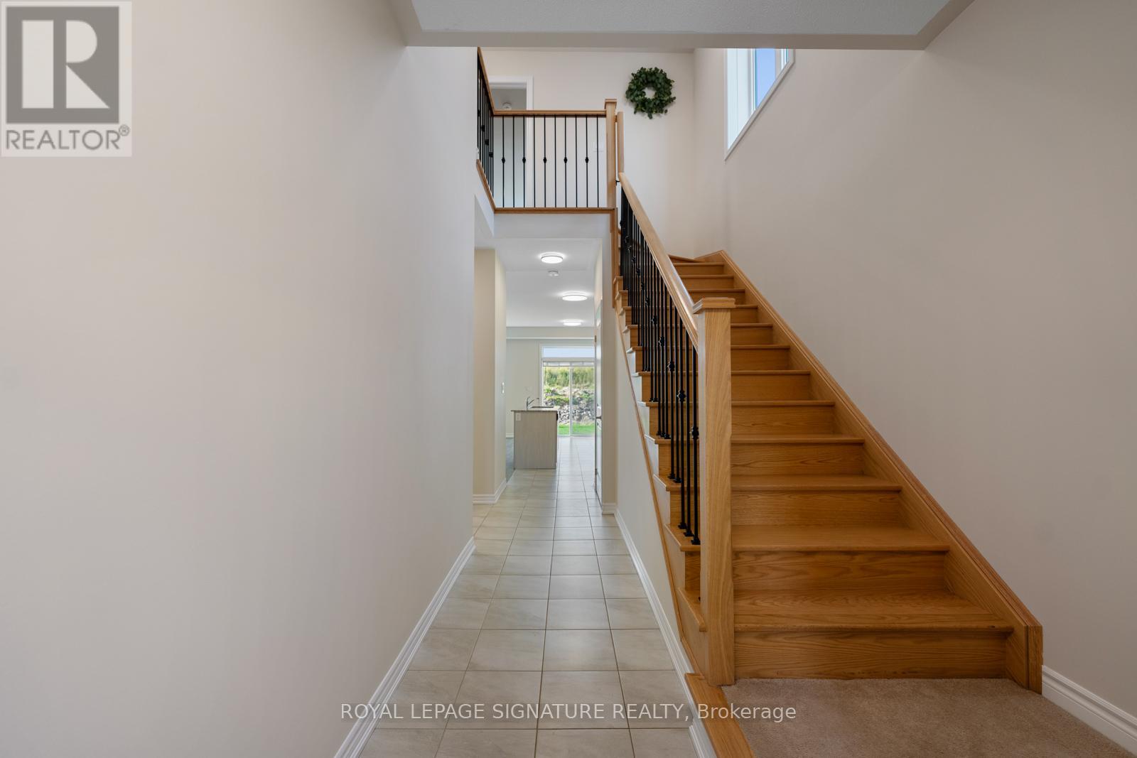 Photo 5 of 36 Hillcroft Way, Kawartha Lakes ON