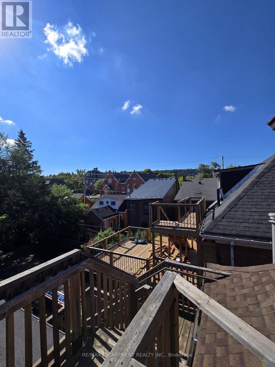 Photo 12 of 3 225 Queen Street S, Hamilton ON