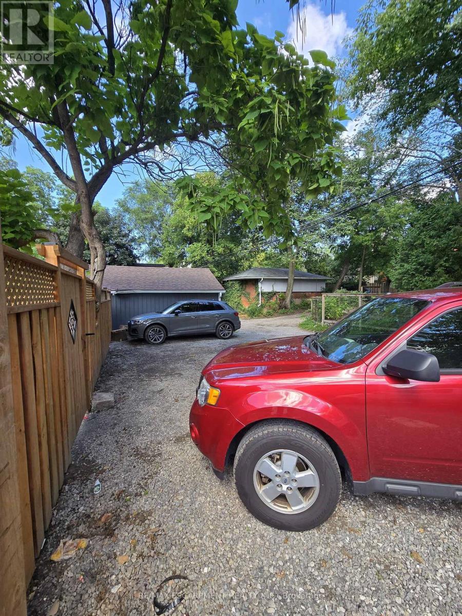 Photo 20 of 3 225 Queen Street S, Hamilton ON