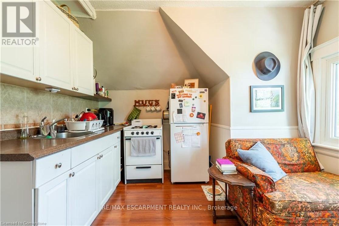 Photo 5 of 3 225 Queen Street S, Hamilton ON