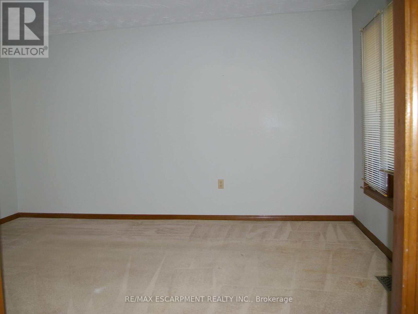 Photo 11 of 47 Republic Avenue, Hamilton ON