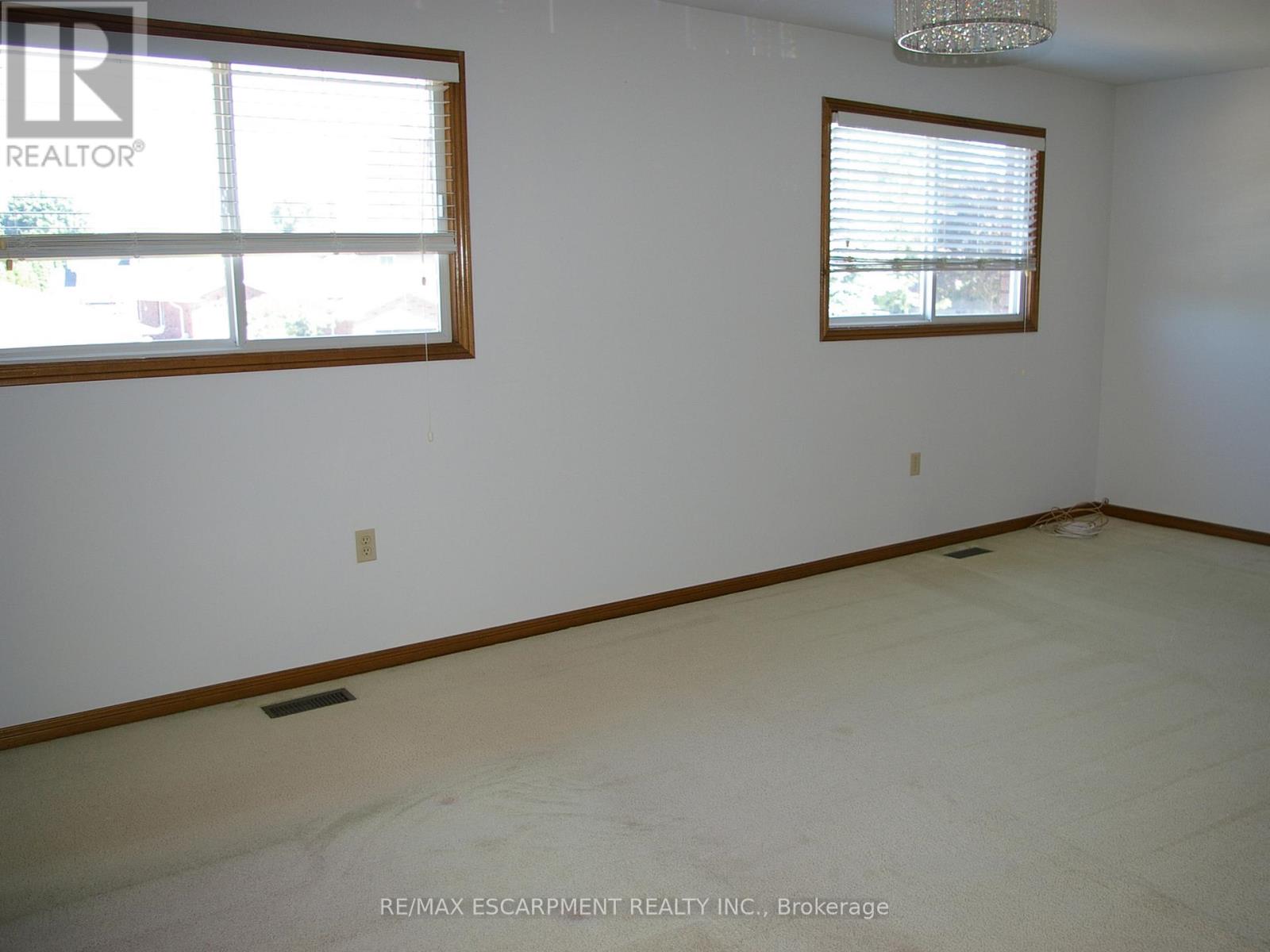 Photo 14 of 47 Republic Avenue, Hamilton ON