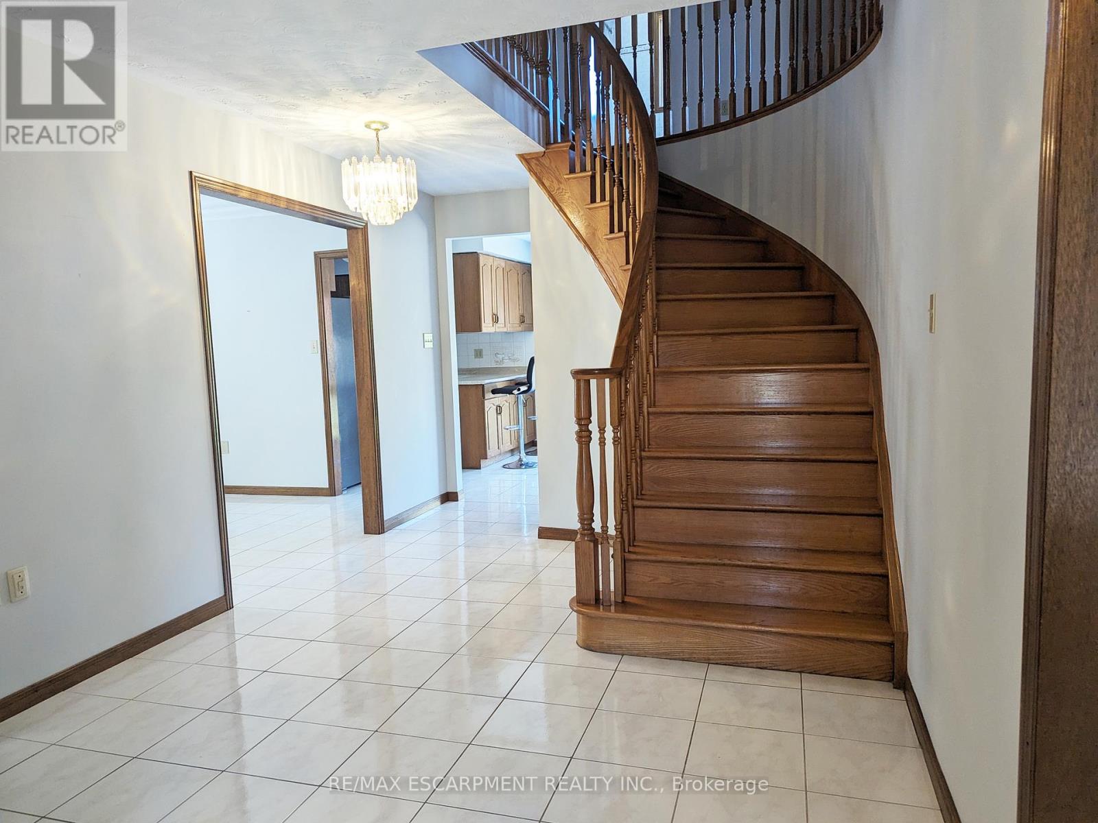 Photo 2 of 47 Republic Avenue, Hamilton ON
