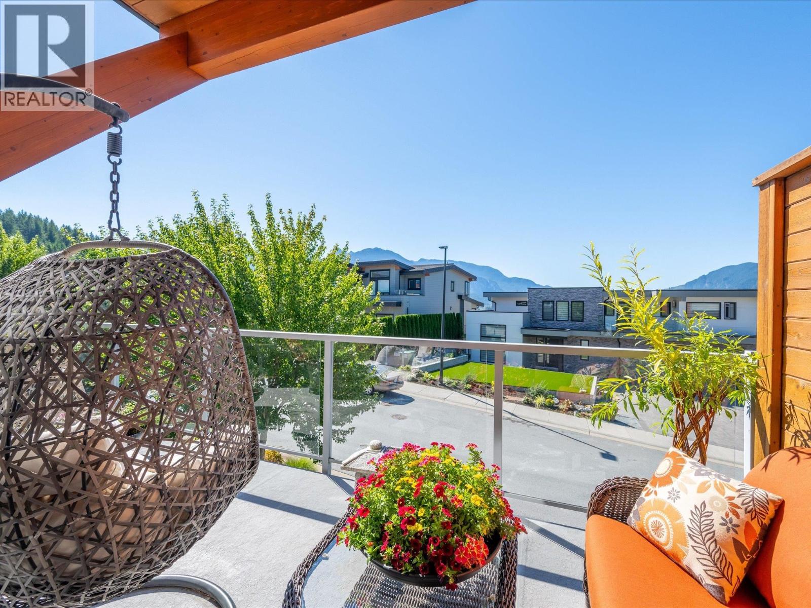 Photo 6 of 41312 Horizon Drive, Squamish BC