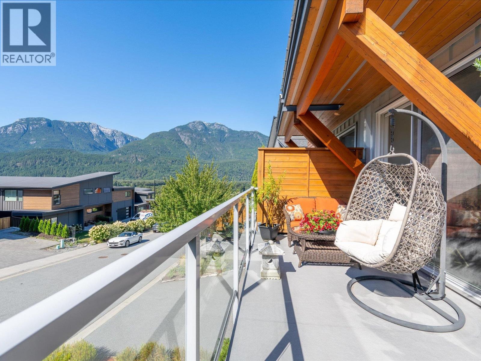 Photo 8 of 41312 Horizon Drive, Squamish BC