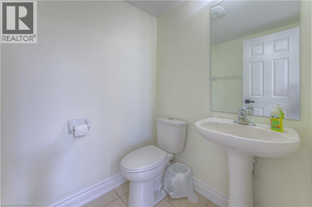 Photo 10 of 70 Gillespie Drive, Brantford ON