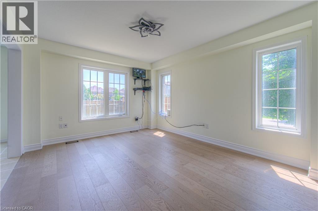 Photo 11 of 70 Gillespie Drive, Brantford ON