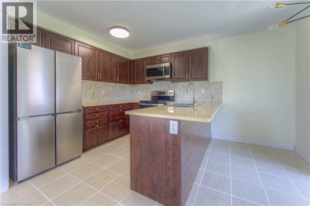 Photo 14 of 70 Gillespie Drive, Brantford ON