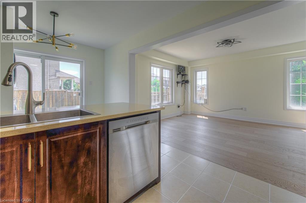 Photo 18 of 70 Gillespie Drive, Brantford ON