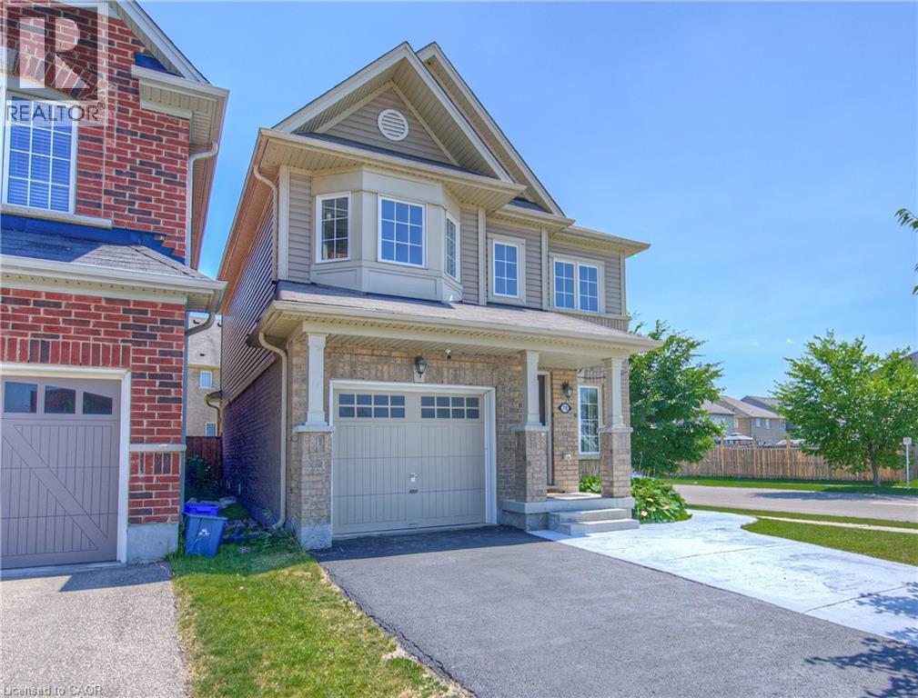 Photo 3 of 70 Gillespie Drive, Brantford ON