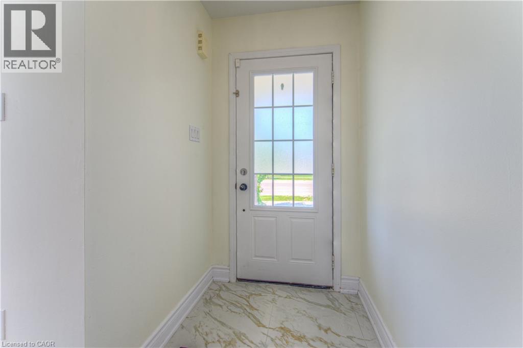 Photo 6 of 70 Gillespie Drive, Brantford ON