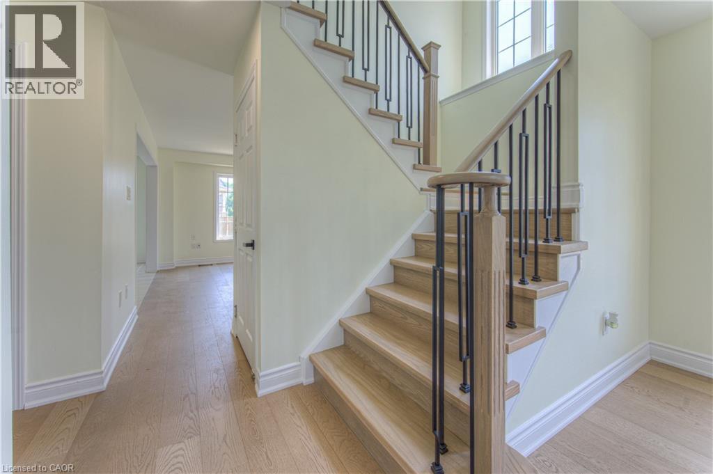 Photo 9 of 70 Gillespie Drive, Brantford ON