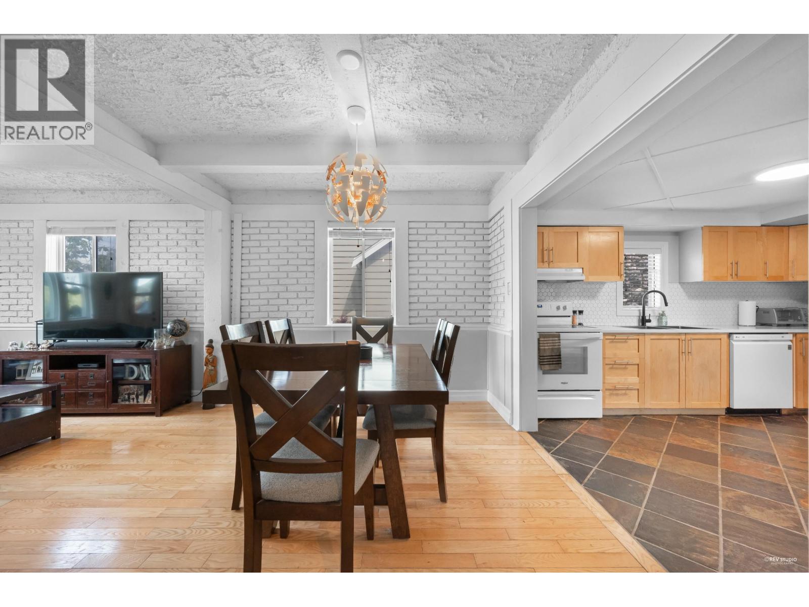Photo 11 of 235 Pembina Street, New Westminster BC