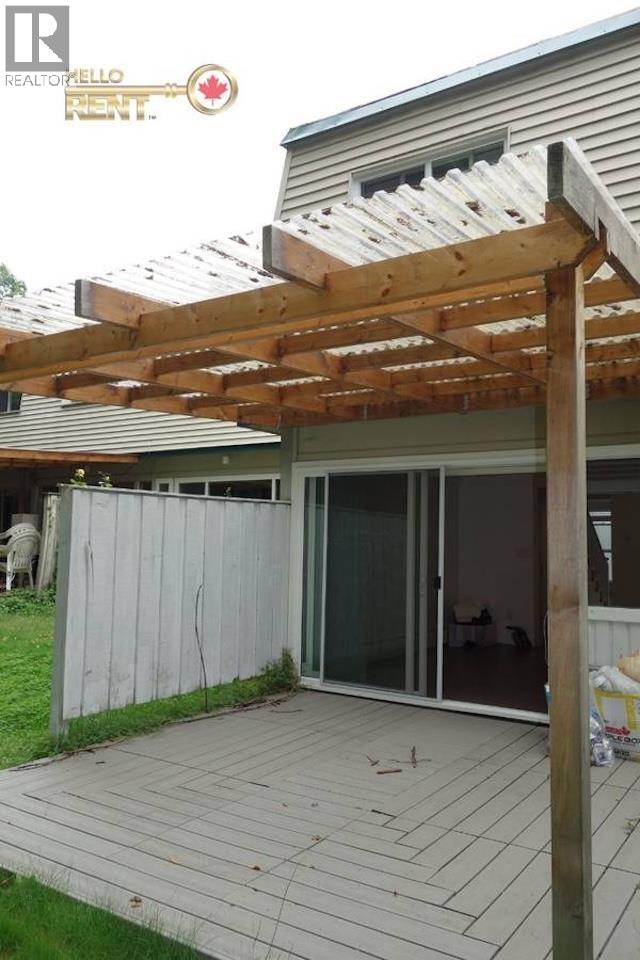 Photo 4 of 801 Westview Crescent, North Vancouver BC